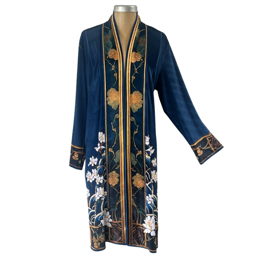 Velour Coat Heron with Lotus