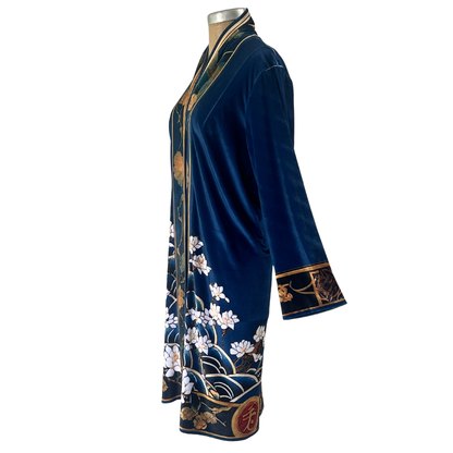 Velour Coat Heron with Lotus